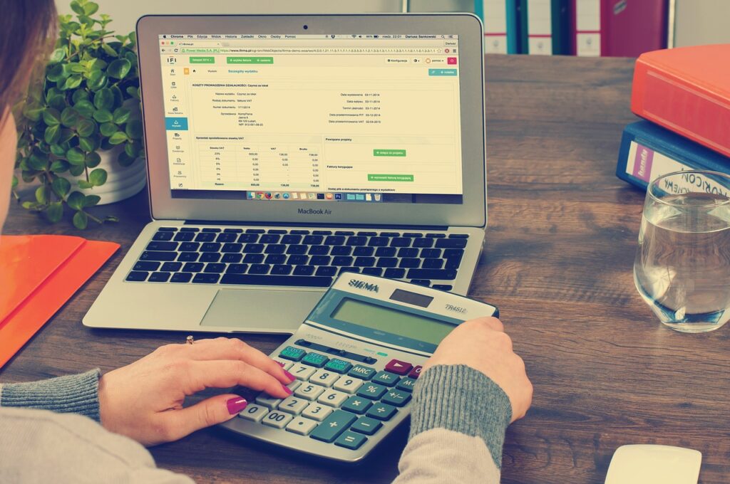 4 Pros of Bookkeeping to Help Solve Your Small Business Issues